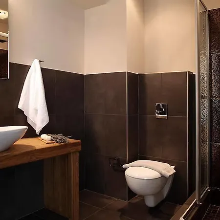 Theta Pelion 4*