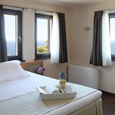 מלון Theta Pelion 4*