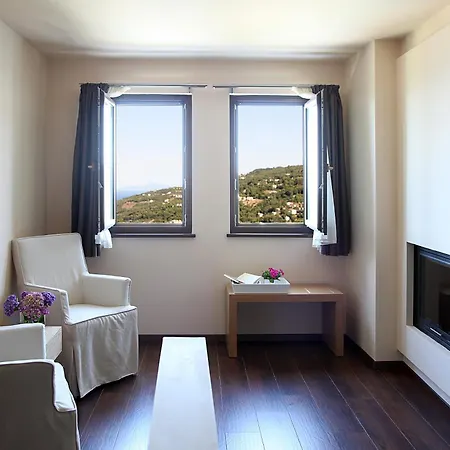 Theta Pelion 酒店 4*